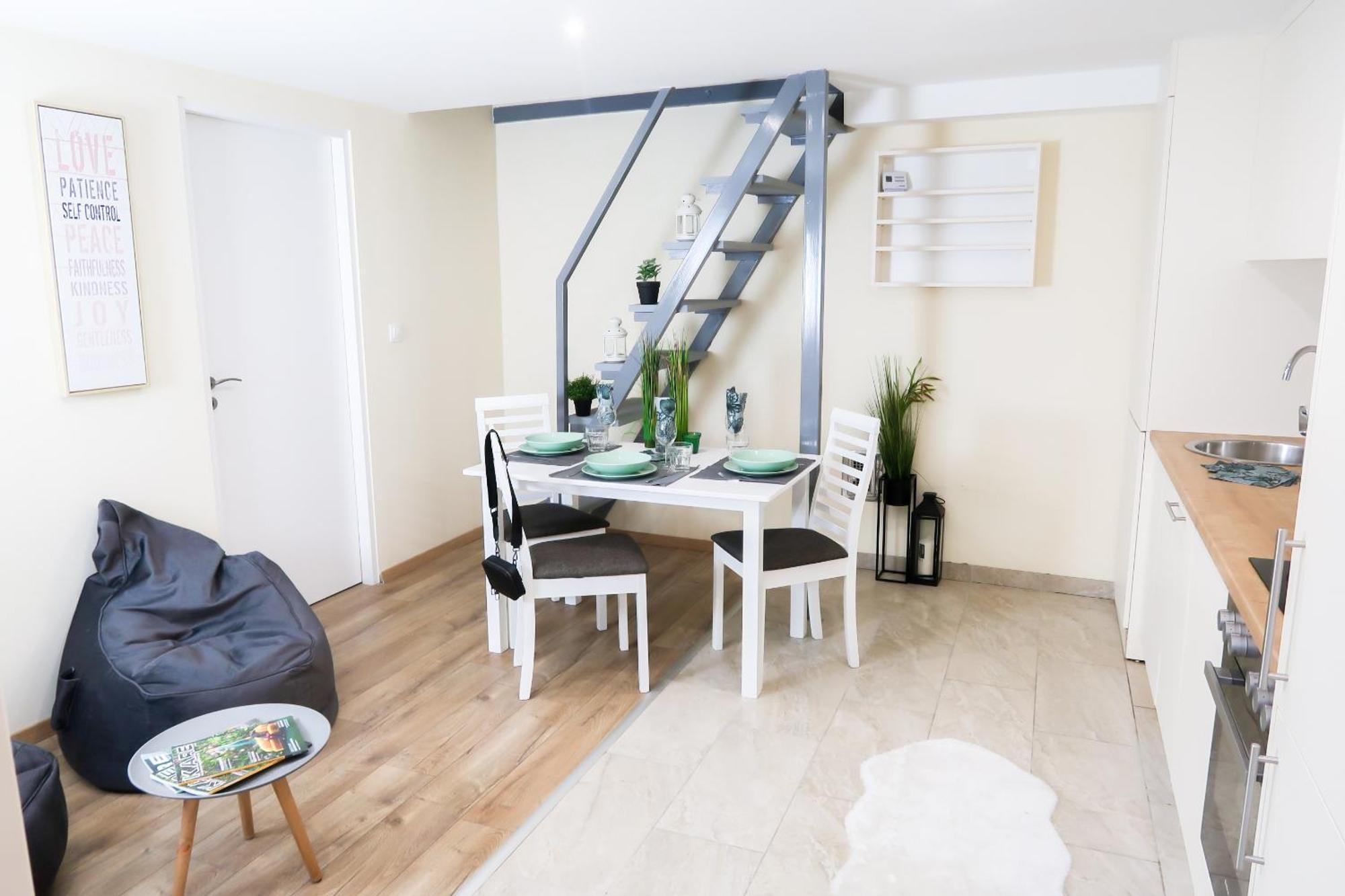 Budapest City Center, Nicely Renovated Apartment With 3 Bedrooms ภายนอก รูปภาพ